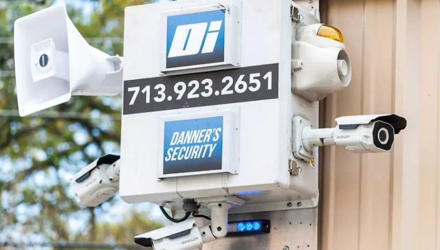 MOUNTED SECURITY CAMERA